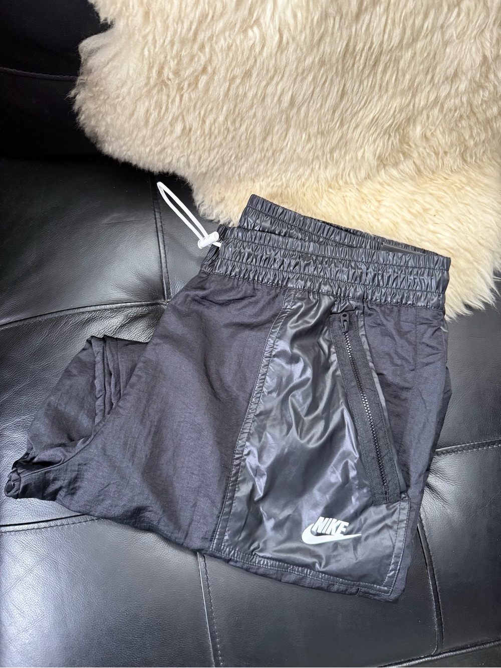 NWT Nike Women’s Sportswear Rebel Cargo Pants Black Size X-Large HTF